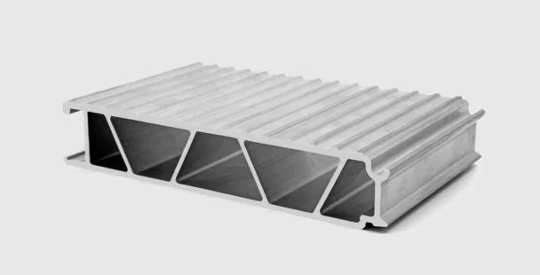 De Precisie die van de aluminiumlegering CNC Producten voor de Dienbladen van de Elektrisch voertuigbatterij met de Goede Dienst machinaal bewerken